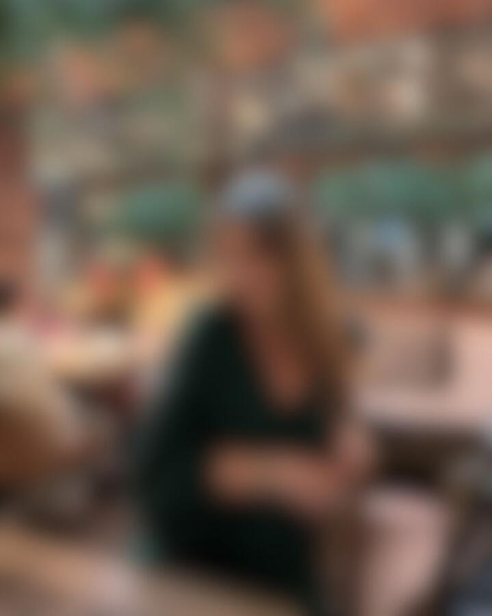 Anna, 21